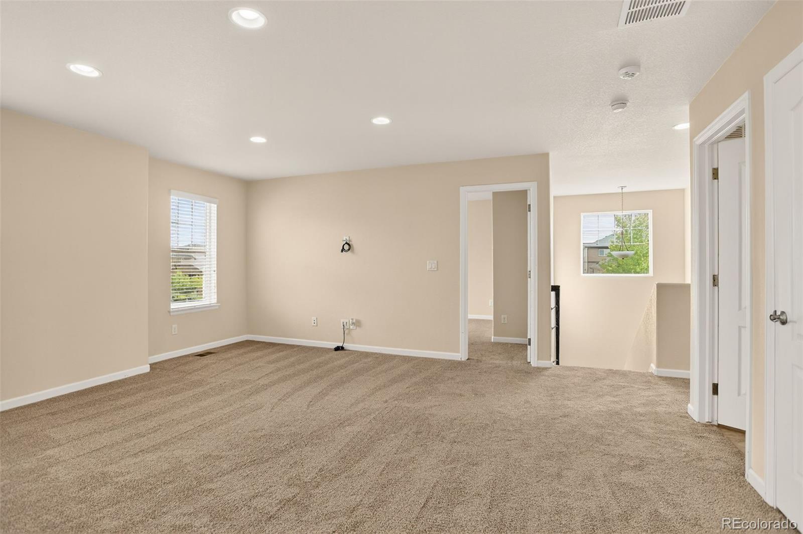 Aurora, Colorado, 80018, United States, 4 Bedrooms Bedrooms, ,3 BathroomsBathrooms,Residential,For Sale,1949801