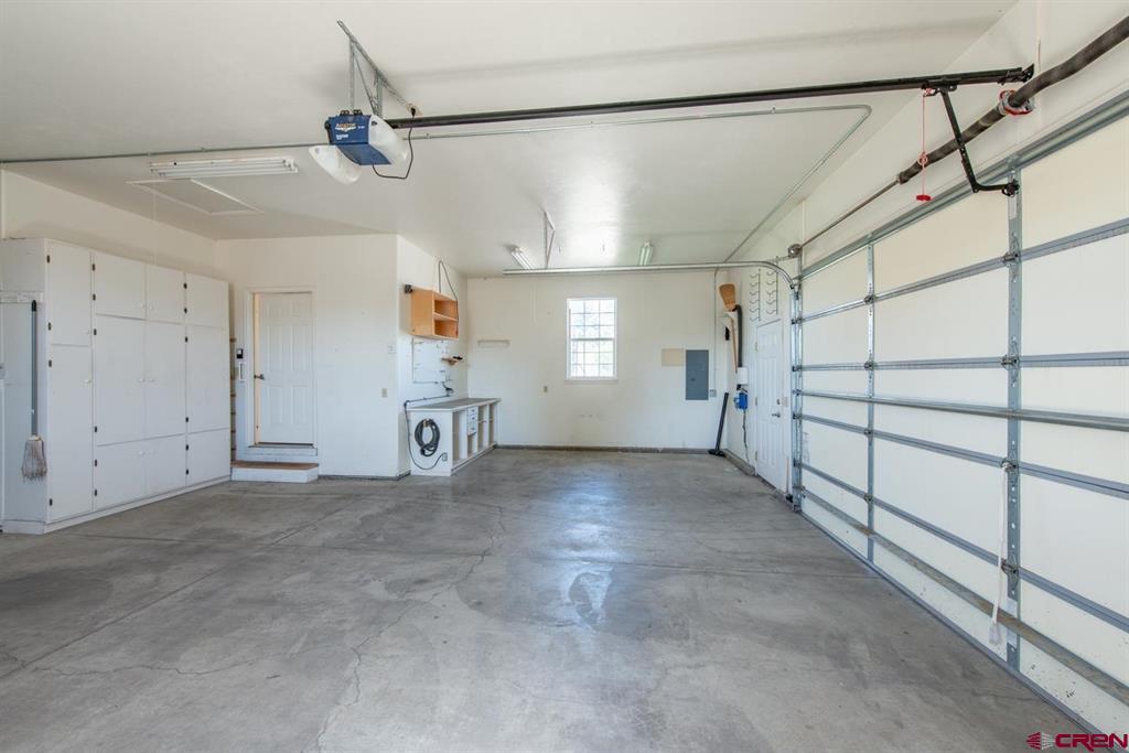 Montrose, Colorado, 81403, United States, 3 Bedrooms Bedrooms, ,2 BathroomsBathrooms,Residential,For Sale,1977225