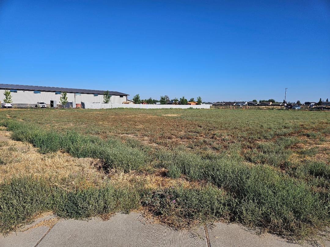 Redmond, Oregon, 97756, United States, ,Residential,For Sale,1937291