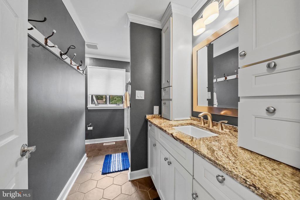 Medford, New Jersey, 08055, United States, 4 Bedrooms Bedrooms, ,3 BathroomsBathrooms,Residential,For Sale,1922039