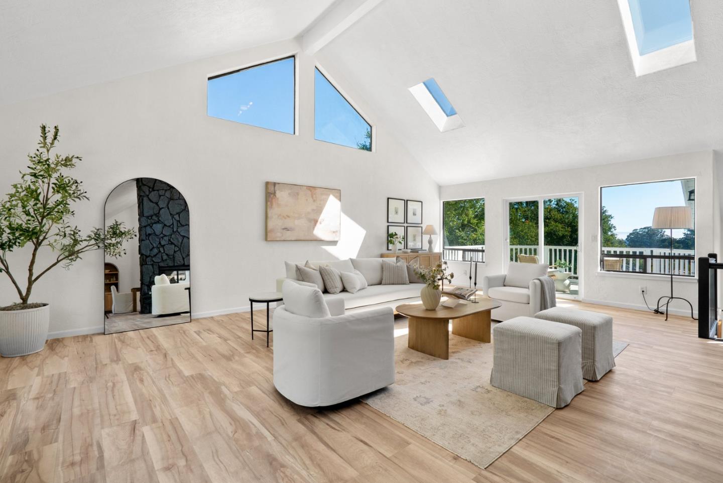 Aptos, California, 95003, United States, 5 Bedrooms Bedrooms, ,3 BathroomsBathrooms,Residential,For Sale,1895468