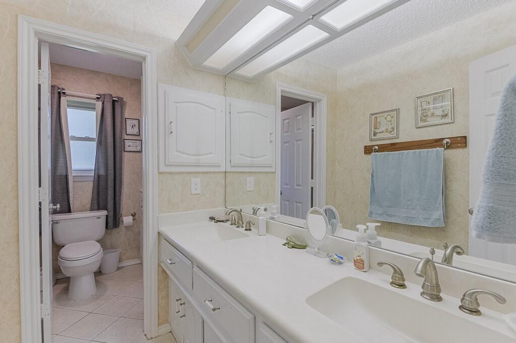 Kennedale, Texas, 76060, United States, 3 Bedrooms Bedrooms, ,3 BathroomsBathrooms,Residential,For Sale,1995469