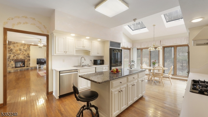 Bridgewater Twp., New Jersey, 07920, United States, 5 Bedrooms Bedrooms, ,4 BathroomsBathrooms,Residential,For Sale,1784085