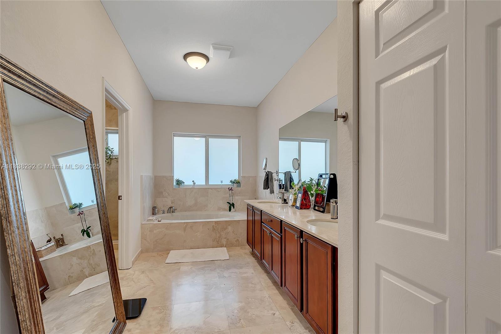 Miami, Florida, 33187, United States, 4 Bedrooms Bedrooms, ,3 BathroomsBathrooms,Residential,For Sale,1900896