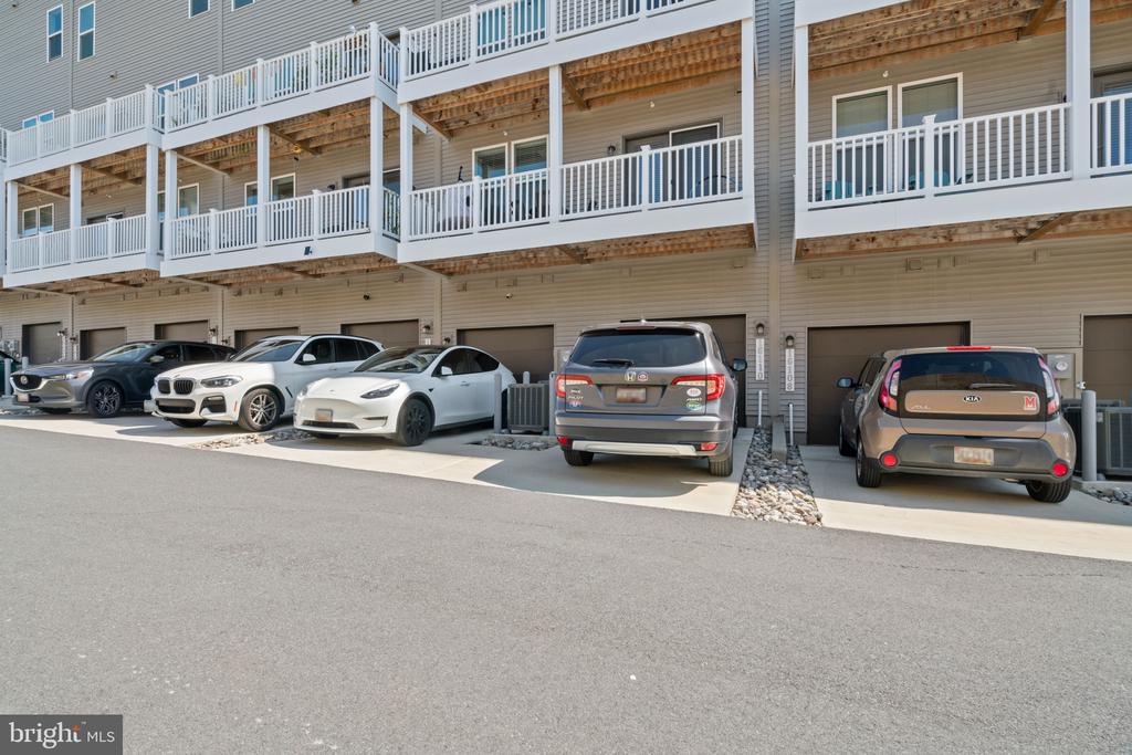 Rockville, Maryland, 20855, United States, 3 Bedrooms Bedrooms, ,3 BathroomsBathrooms,Residential,For Sale,1929038