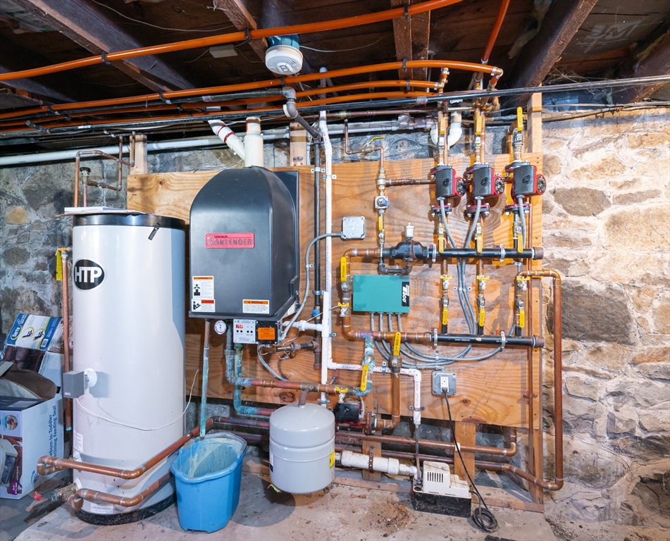 Billerica, Massachusetts, 01821, United States, 3 Bedrooms Bedrooms, ,2 BathroomsBathrooms,Residential,For Sale,1991745