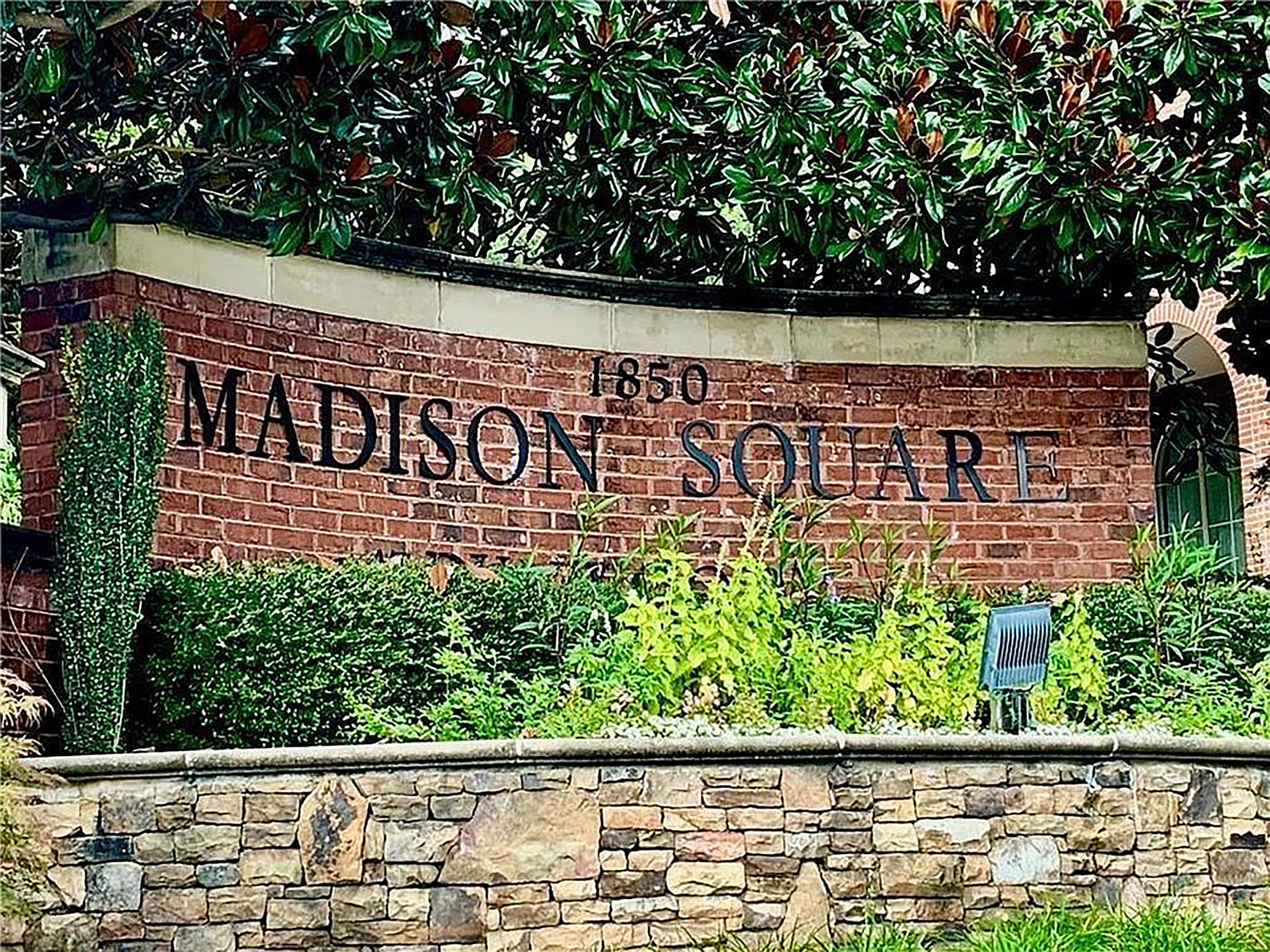  Updated Luxury Living in Madison Square - 物件實景
