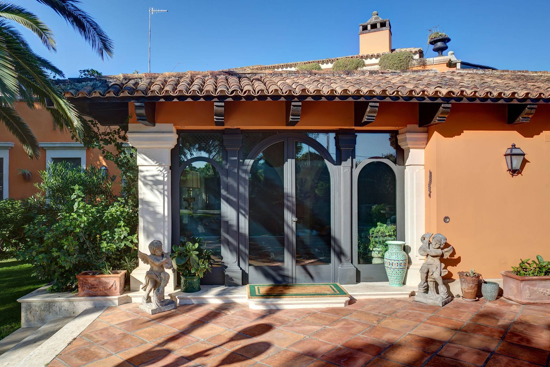 Lecce, Lecce, 73100, IT, 10 Bedrooms Bedrooms, ,10 BathroomsBathrooms,Residential,For Sale,1991439