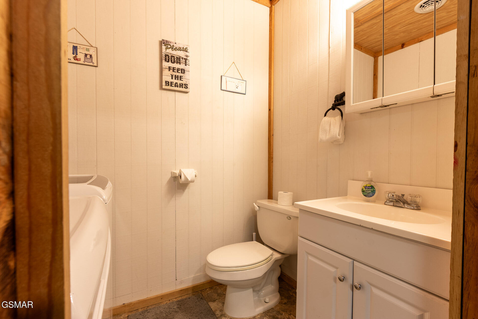 Sevierville, Tennessee, 37876, United States, 2 Bedrooms Bedrooms, ,3 BathroomsBathrooms,Residential,For Sale,1977438