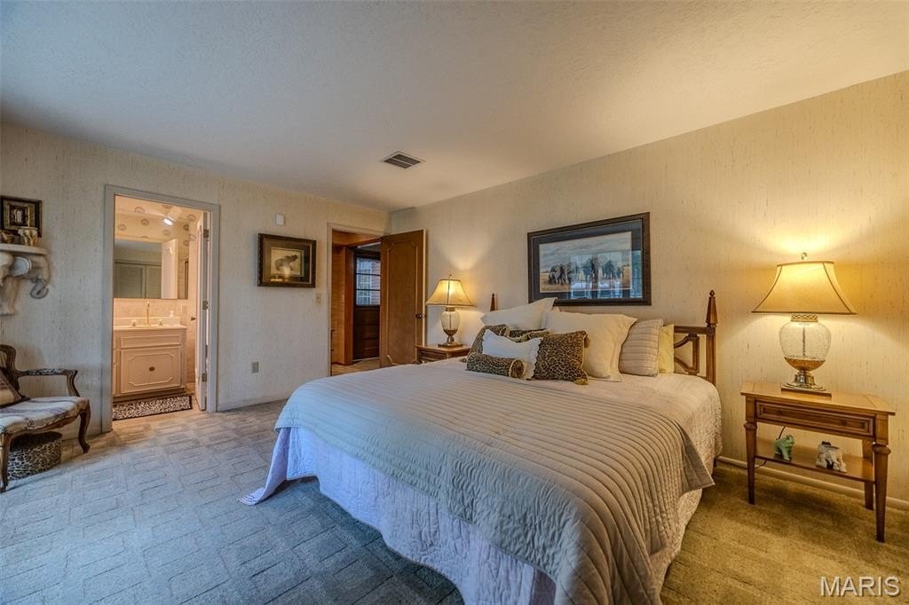 Lebanon, Missouri, 65536, United States, 5 Bedrooms Bedrooms, ,5 BathroomsBathrooms,Residential,For Sale,1973861