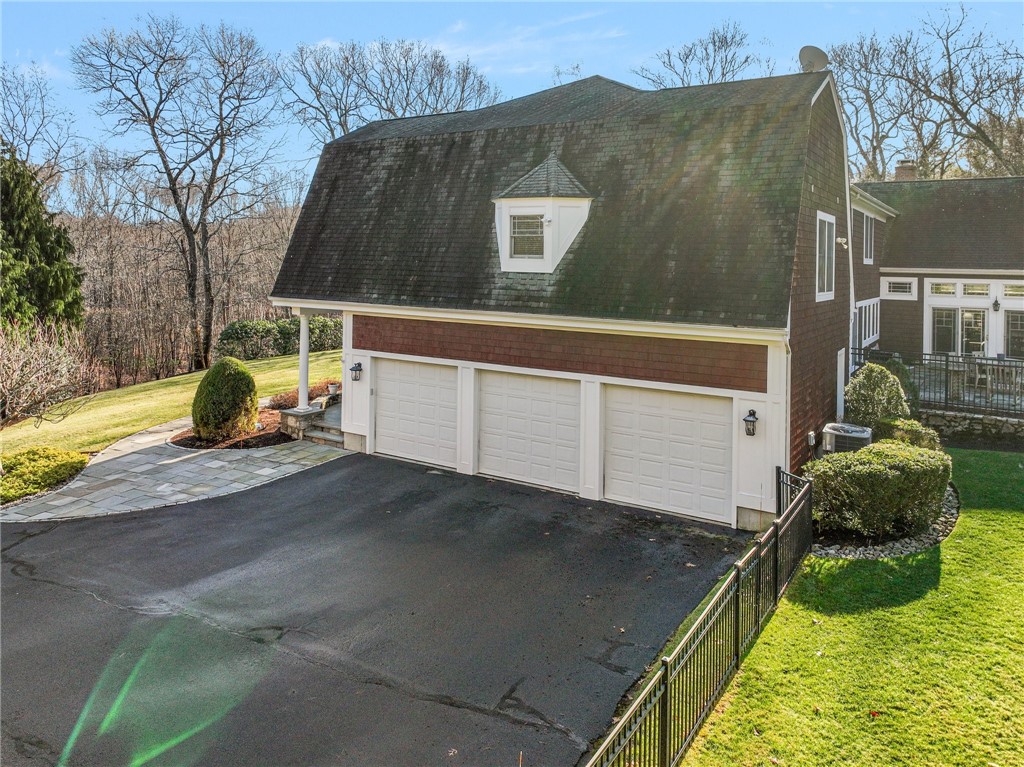 East Greenwich, Rhode Island, 02818, United States, 5 Bedrooms Bedrooms, ,7 BathroomsBathrooms,Residential,For Sale,1940425