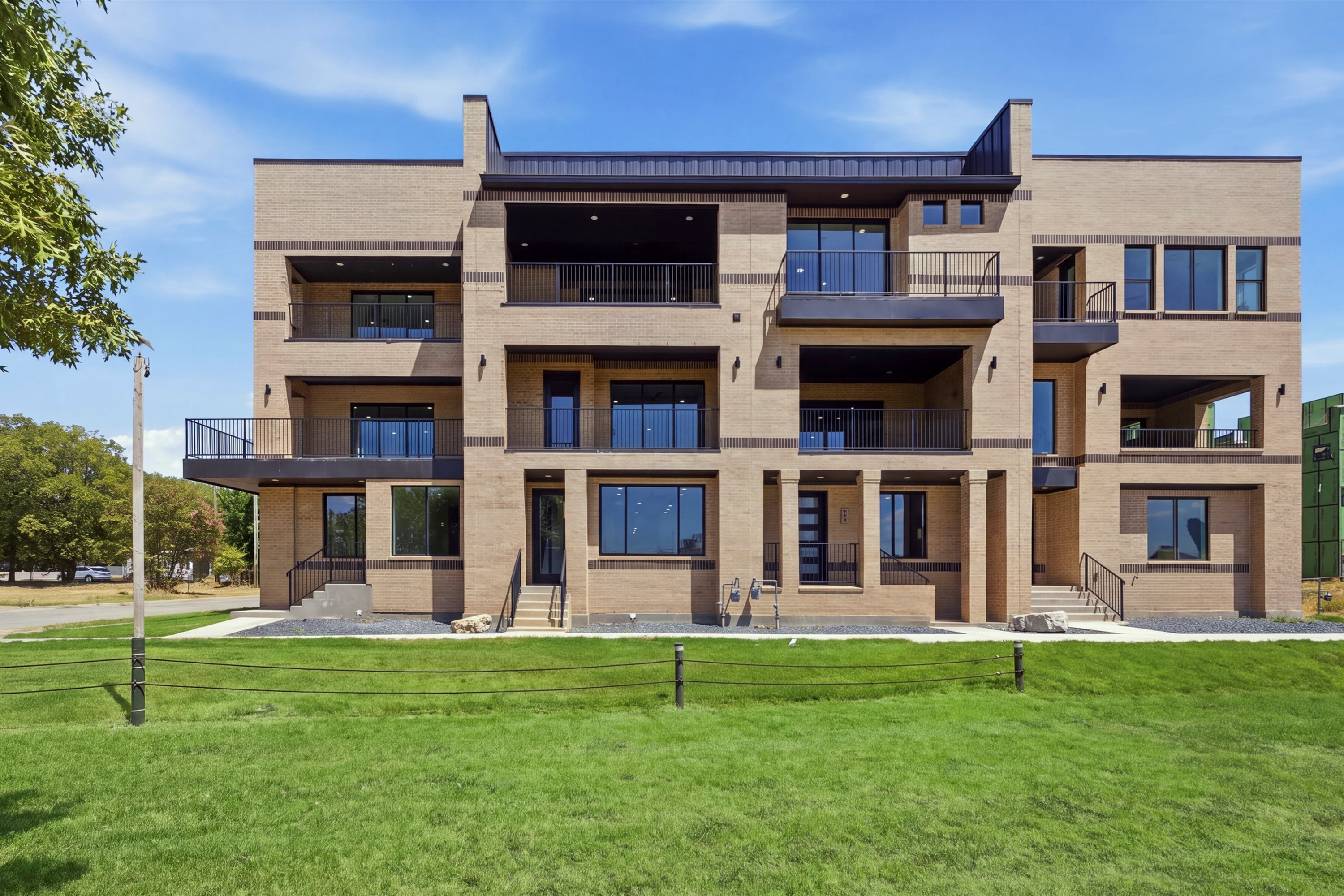  408 Vista Buena Trail, Fort Worth, TX, 76111 - 物件實景