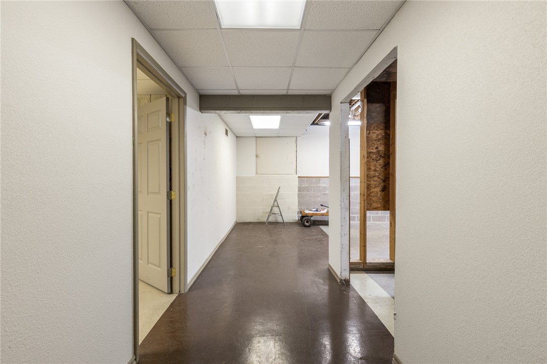 Harrison, Arkansas, 72601, United States, 4 Bedrooms Bedrooms, ,5 BathroomsBathrooms,Residential,For Sale,1989365