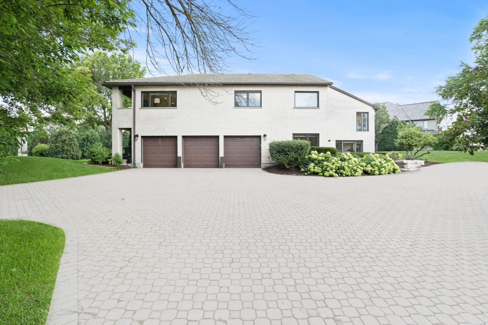 Oak Brook, Illinois, 60523, United States, 5 Bedrooms Bedrooms, ,6 BathroomsBathrooms,Residential,For Sale,1903537