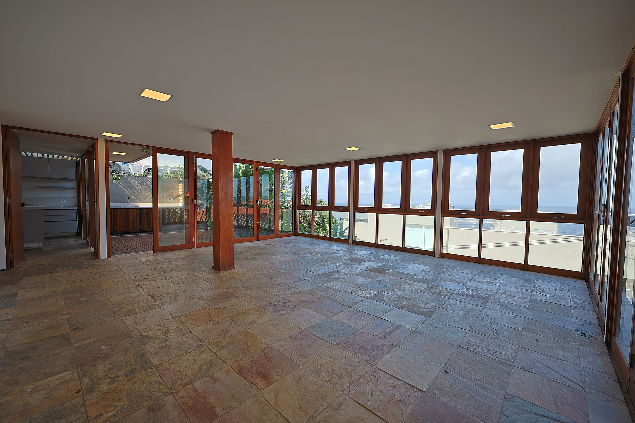  Exclusive Gated Community, Ocean Views, and a Prime Location - 物件實景