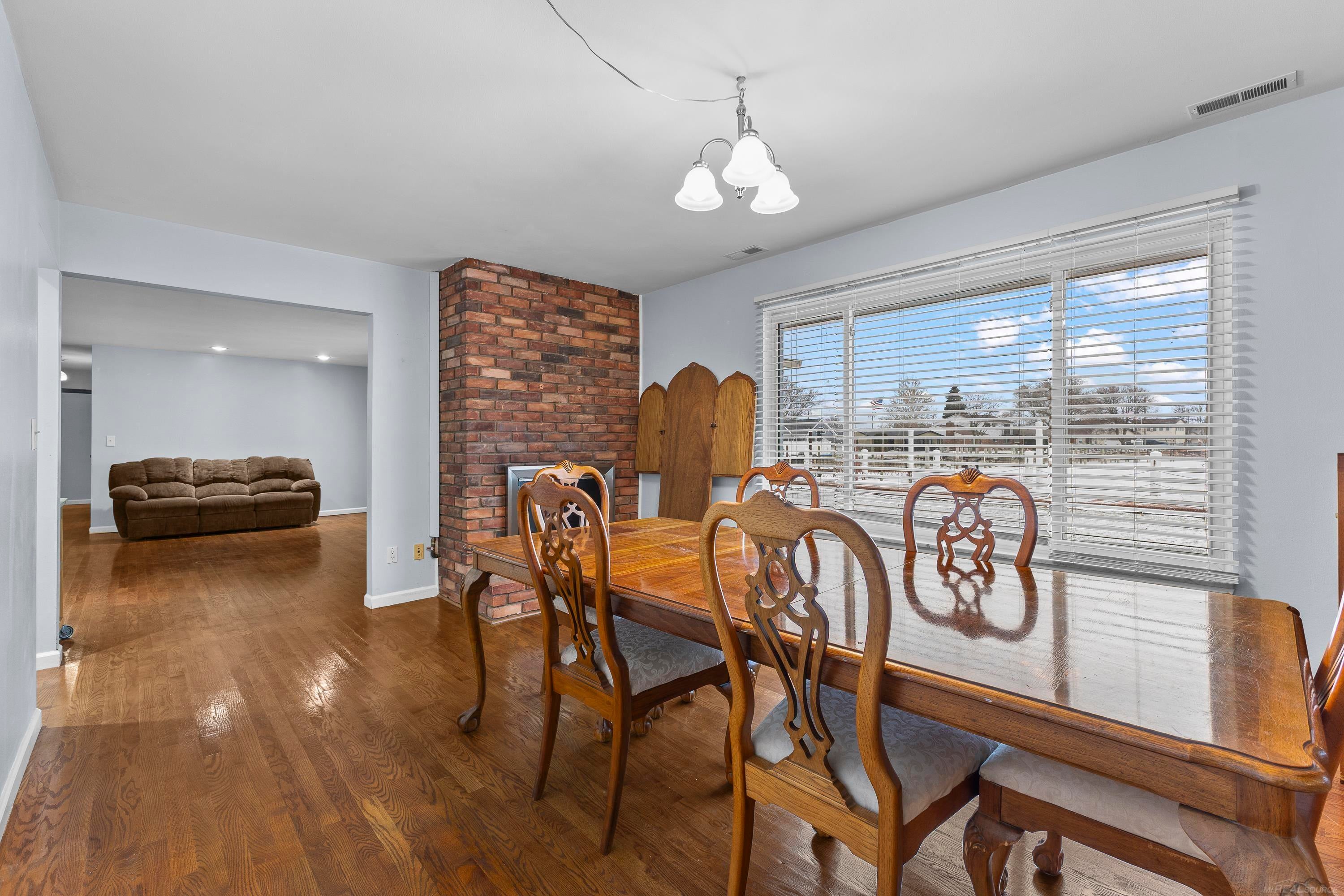 Harrison Twp, Michigan, 48045, United States, 3 Bedrooms Bedrooms, ,2 BathroomsBathrooms,Residential,For Sale,2005468