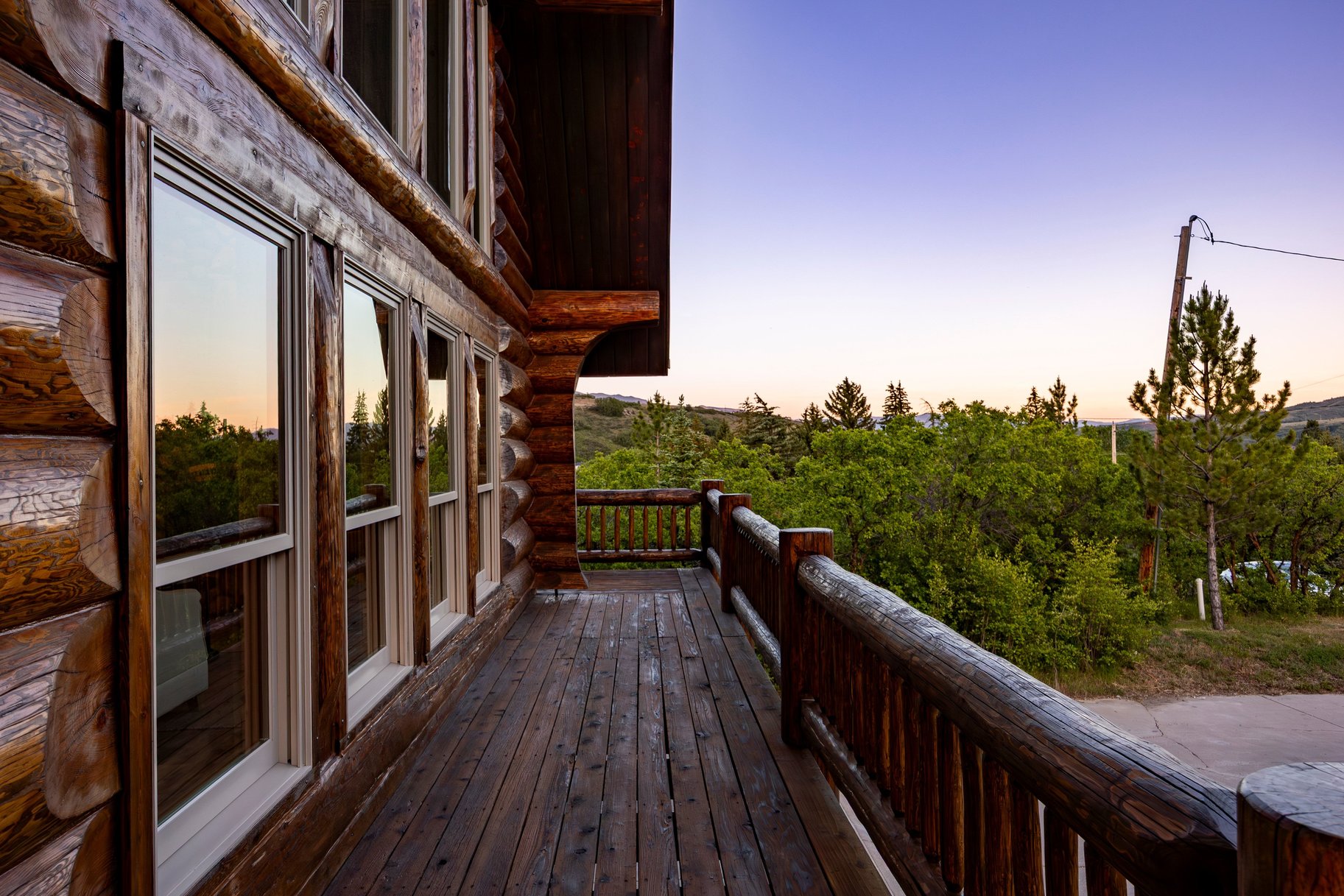  Refined Mountain Home on 1.27 Acres Near Snowbasin - 物件實景
