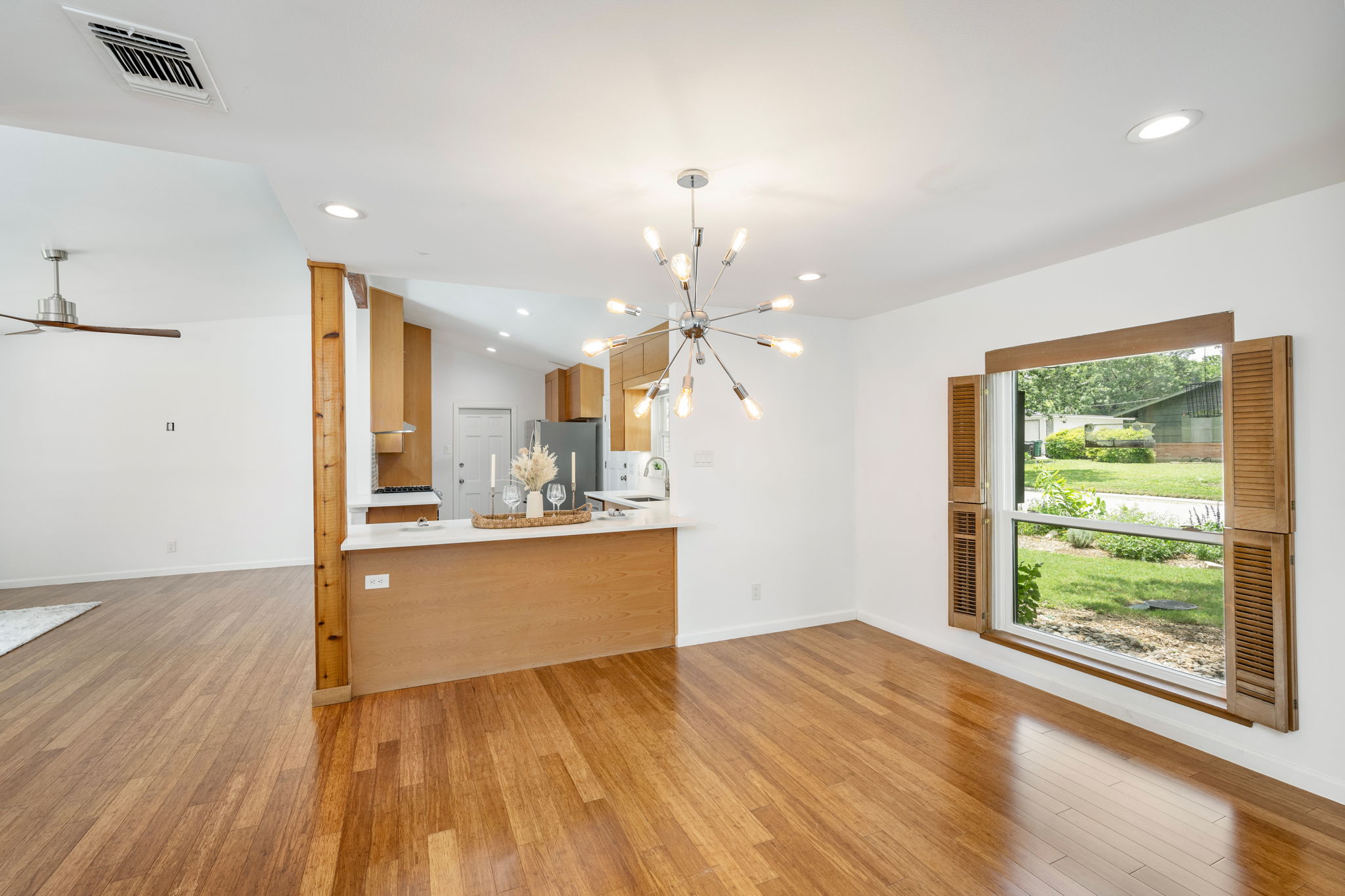  Refined Mid-Century Modern with Casita in Alamo Heights ISD - 物件實景