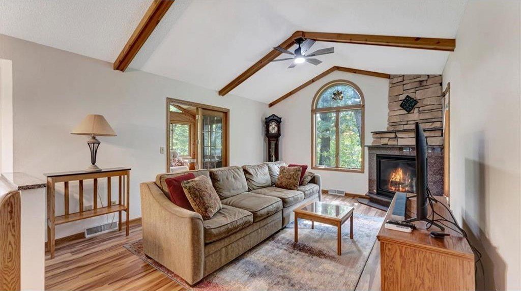 Saint Cloud, Minnesota, 56301, United States, 2 Bedrooms Bedrooms, ,3 BathroomsBathrooms,Residential,For Sale,1978189