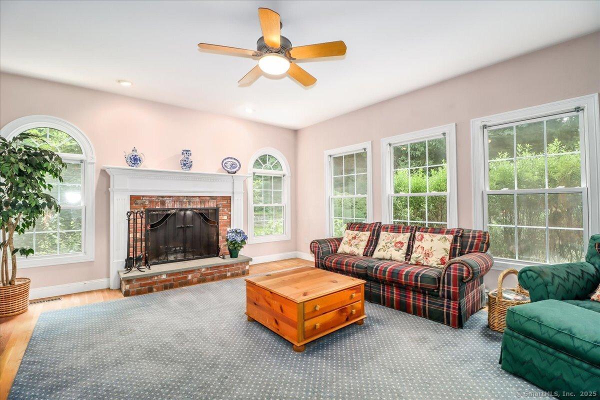 Shelton, Connecticut, 06484, United States, 5 Bedrooms Bedrooms, ,4 BathroomsBathrooms,Residential,For Sale,1943251