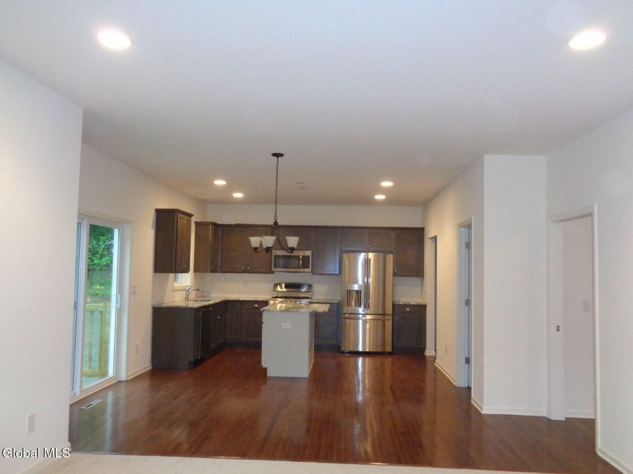 Mechanicville, New York, 12118, United States, 3 Bedrooms Bedrooms, ,3 BathroomsBathrooms,Residential,For Sale,1989340