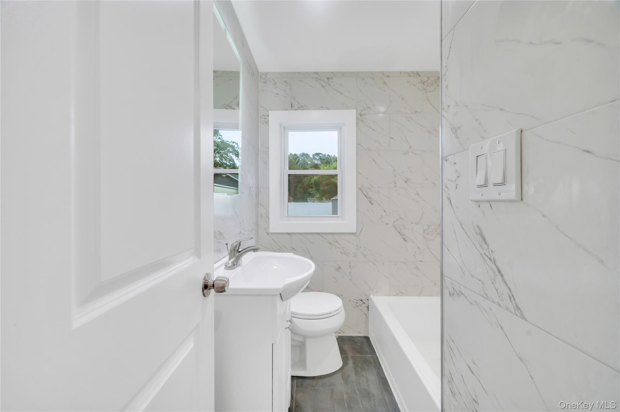 Shirley, New York, 11967, United States, 5 Bedrooms Bedrooms, ,2 BathroomsBathrooms,Residential,For Sale,1948254