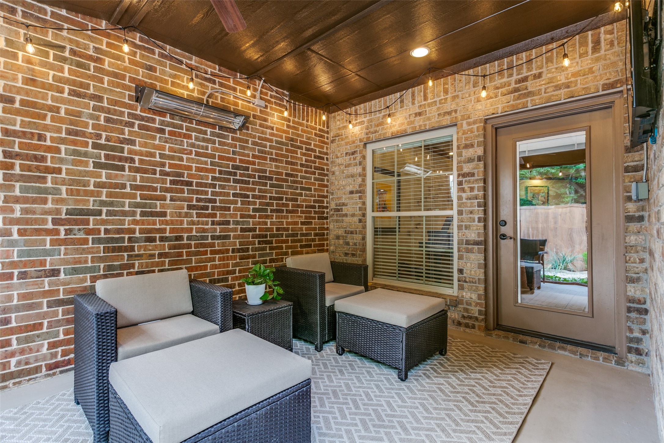 Grapevine, Texas, 76051, United States, 3 Bedrooms Bedrooms, ,2 BathroomsBathrooms,Residential,For Sale,1857561