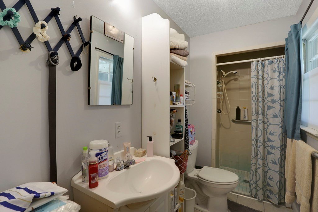Hayesville, North Carolina, 28904, United States, 3 Bedrooms Bedrooms, ,2 BathroomsBathrooms,Residential,For Sale,1938429