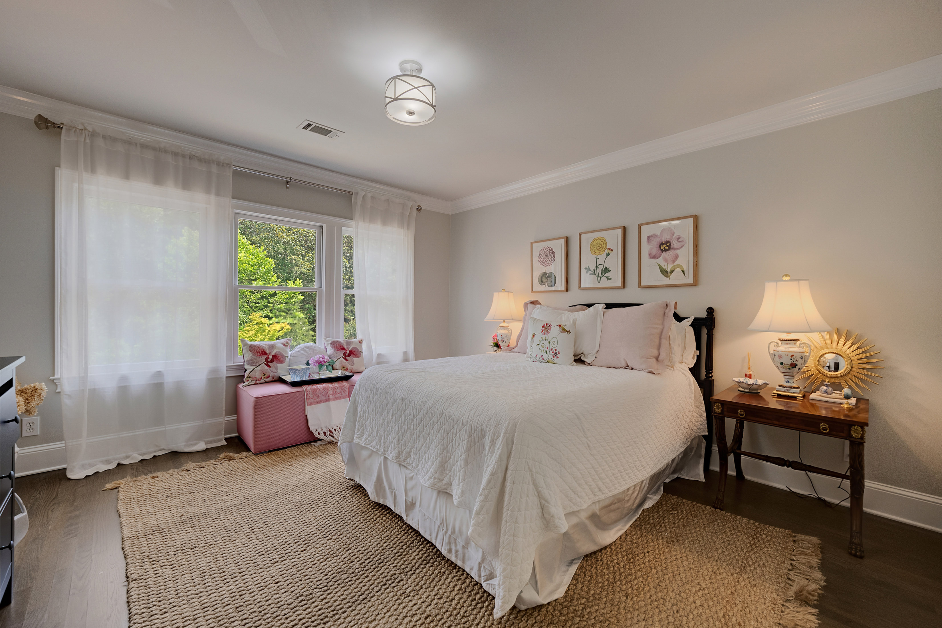  Elegantly Renovated Townhome in Gated Community - 物件實景