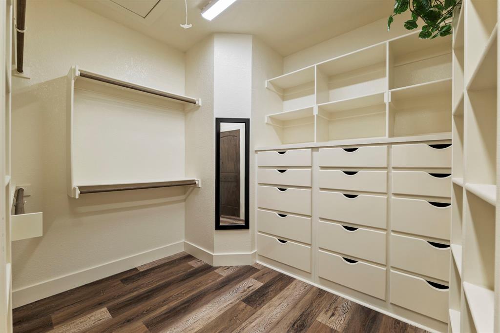 Weatherford, Texas, 76085, United States, 4 Bedrooms Bedrooms, ,4 BathroomsBathrooms,Residential,For Sale,1977773