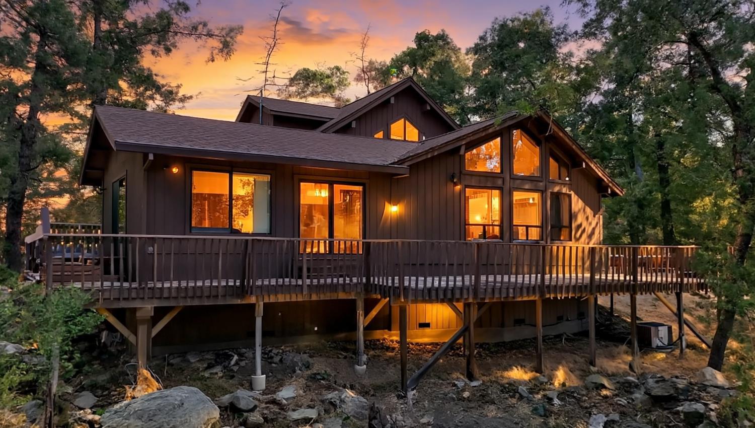 Nevada City, California, 95959, United States, 2 Bedrooms Bedrooms, ,2 BathroomsBathrooms,Residential,For Sale,1982530