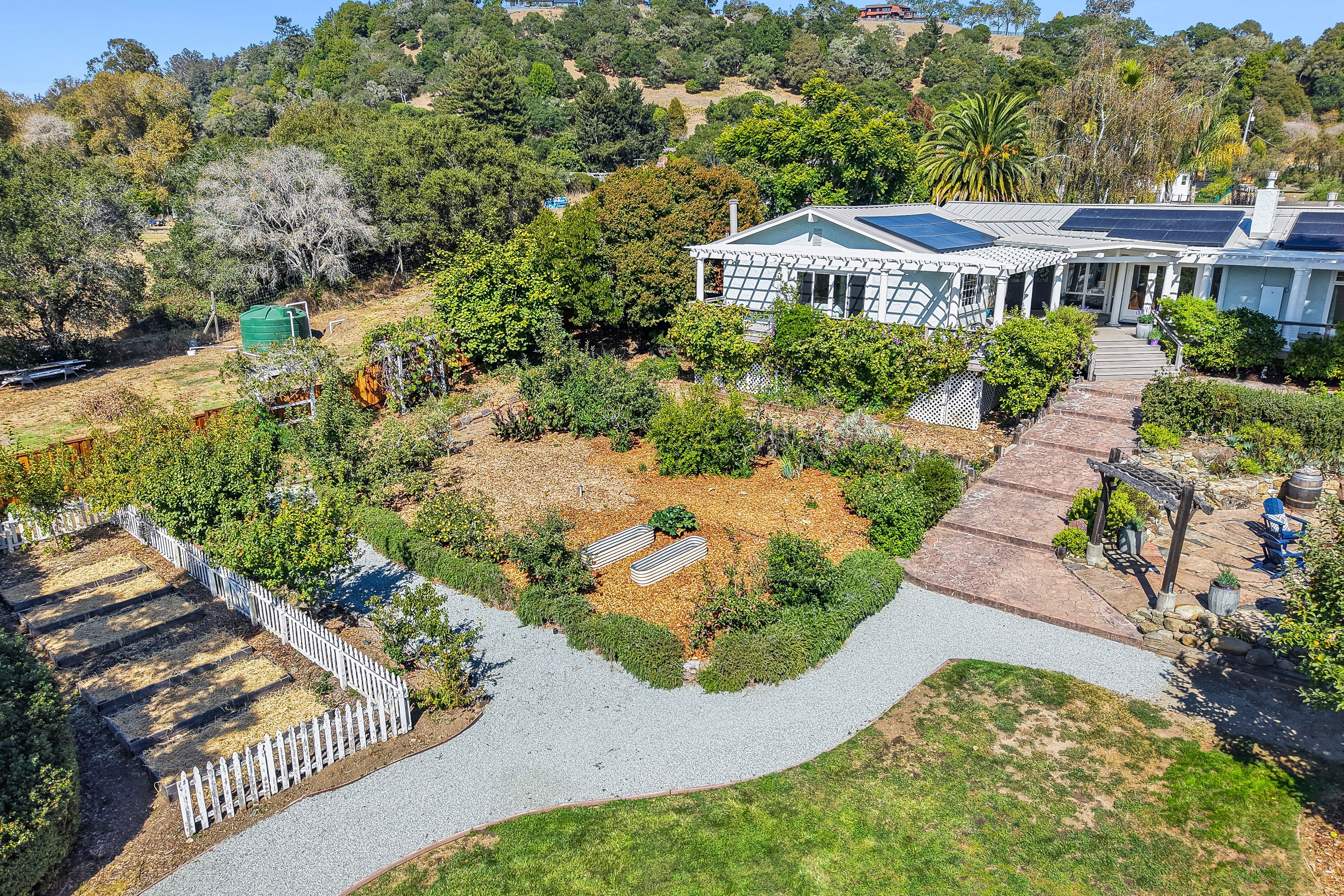  3999 Cherryvale Avenue, Soquel - 物件實景
