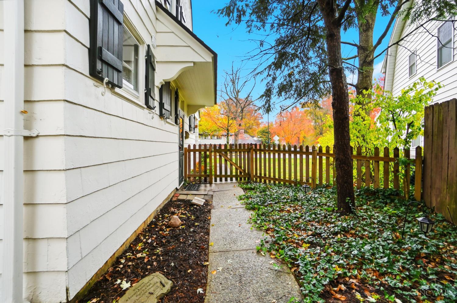 Cincinnati, Ohio, 45227, United States, 3 Bedrooms Bedrooms, ,2 BathroomsBathrooms,Residential,For Sale,1989456