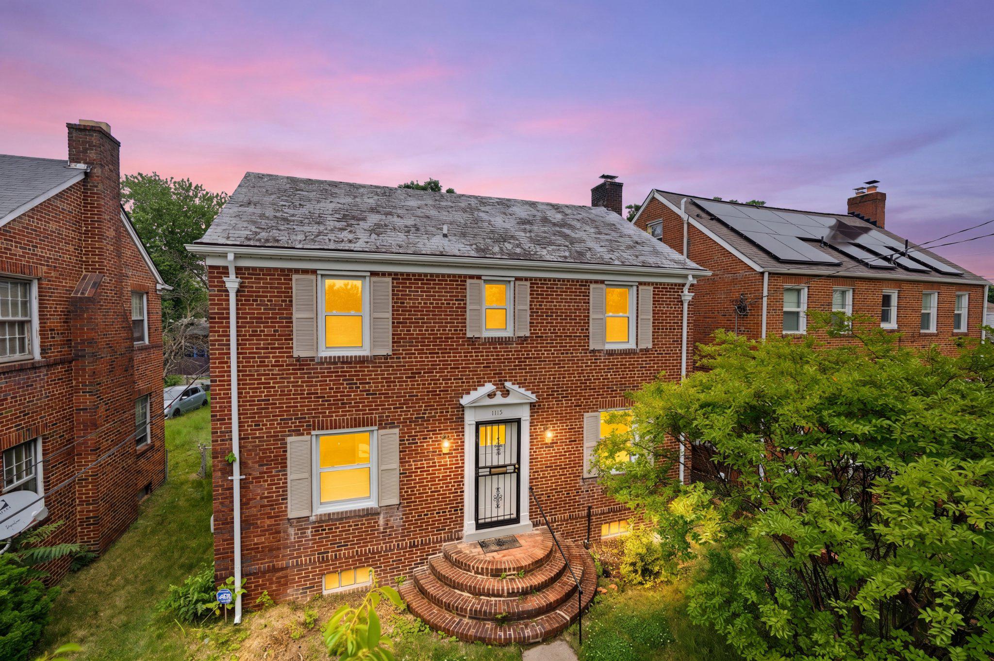 Washington, District of Columbia, 20019, United States, 3 Bedrooms Bedrooms, ,2 BathroomsBathrooms,Residential,For Sale,2048165
