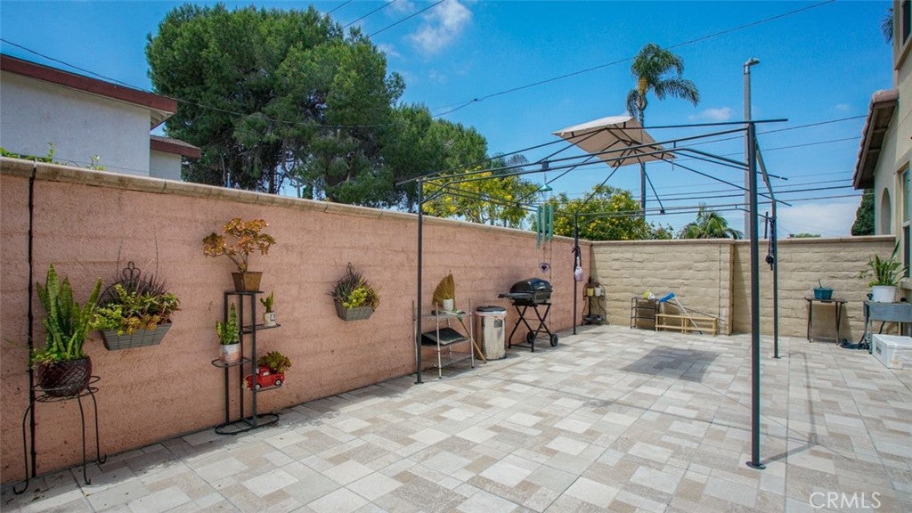 Santa Ana, California, 92703, United States, 4 Bedrooms Bedrooms, ,3 BathroomsBathrooms,Residential,For Sale,1793087