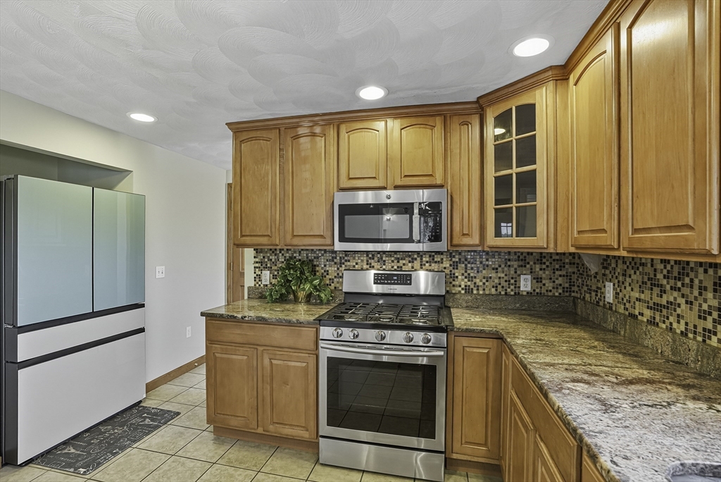 Worcester, Massachusetts, 01606, United States, 4 Bedrooms Bedrooms, ,3 BathroomsBathrooms,Residential,For Sale,2012062