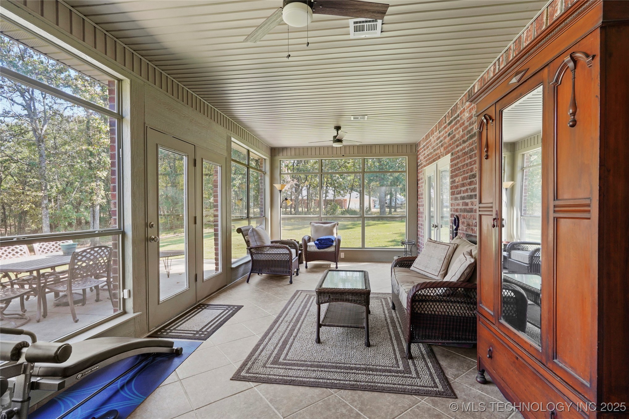 Catoosa, Oklahoma, 74015, United States, 3 Bedrooms Bedrooms, ,3 BathroomsBathrooms,Residential,For Sale,1987944