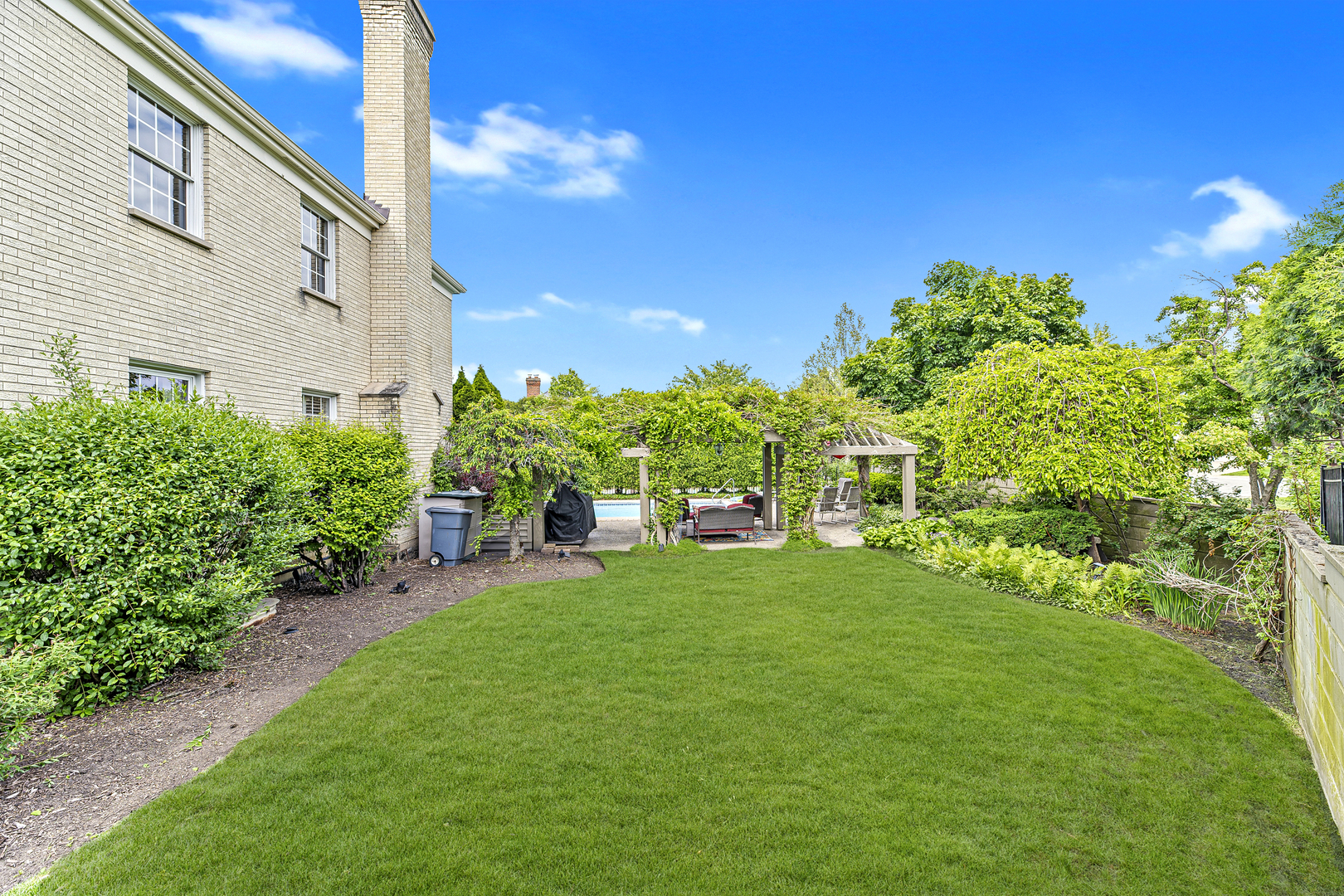 Glenview, Illinois, 60026, United States, 5 Bedrooms Bedrooms, ,4 BathroomsBathrooms,Residential,For Sale,1951003
