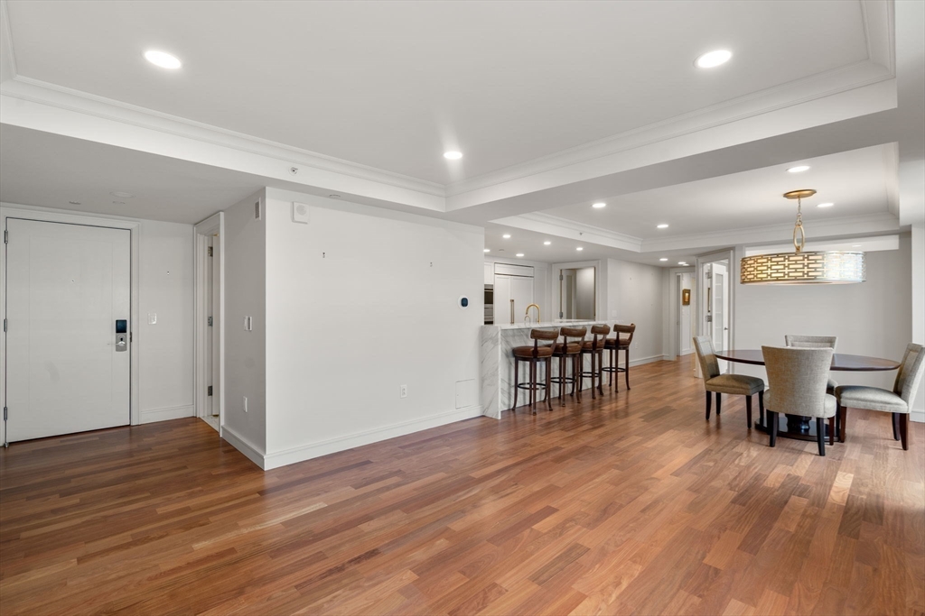 Boston, Massachusetts, 02109, United States, 3 Bedrooms Bedrooms, ,3 BathroomsBathrooms,Residential,For Sale,1847370