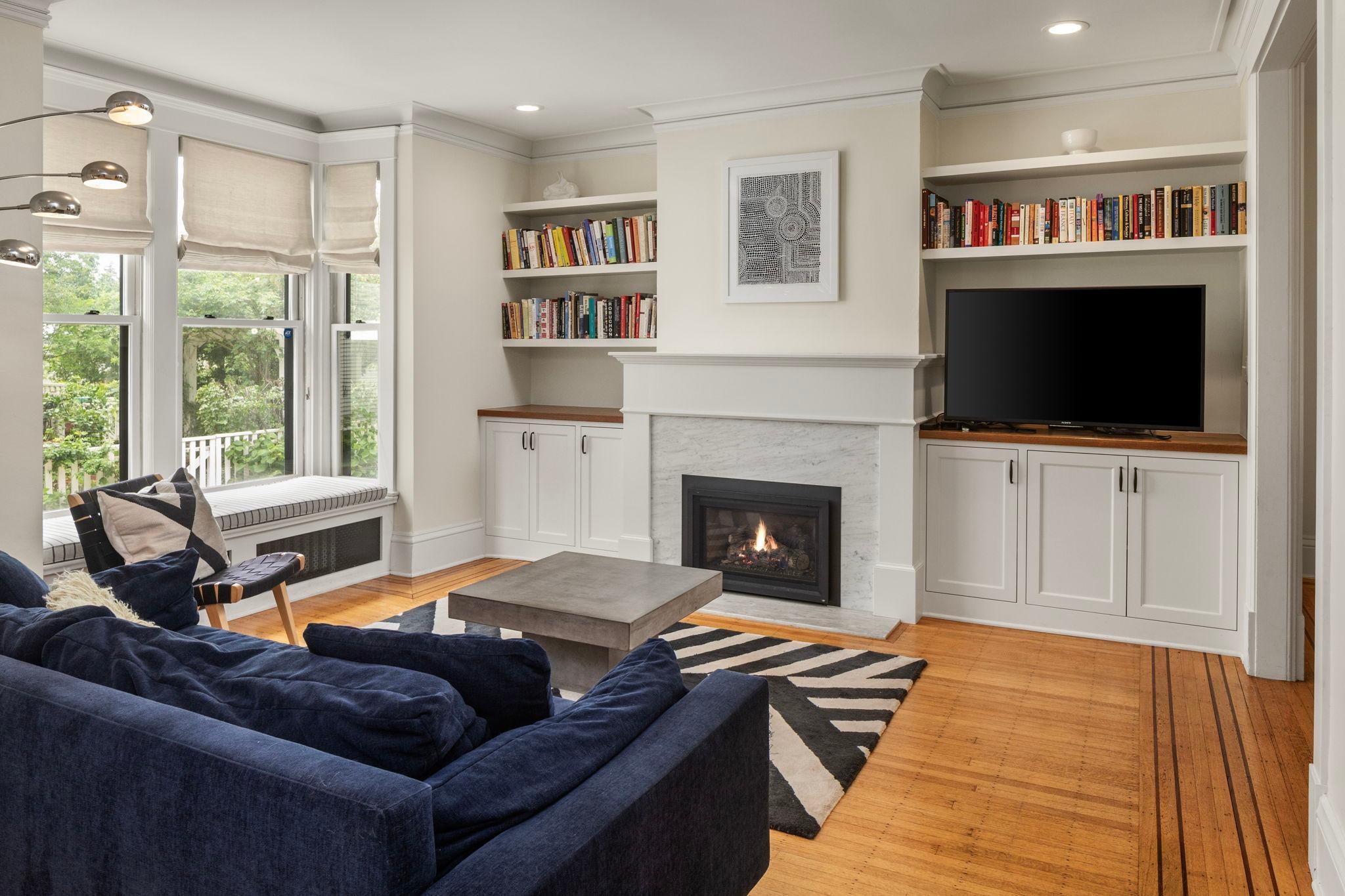Minneapolis, Minnesota, 55403, United States, 3 Bedrooms Bedrooms, ,2 BathroomsBathrooms,Residential,For Sale,1901965