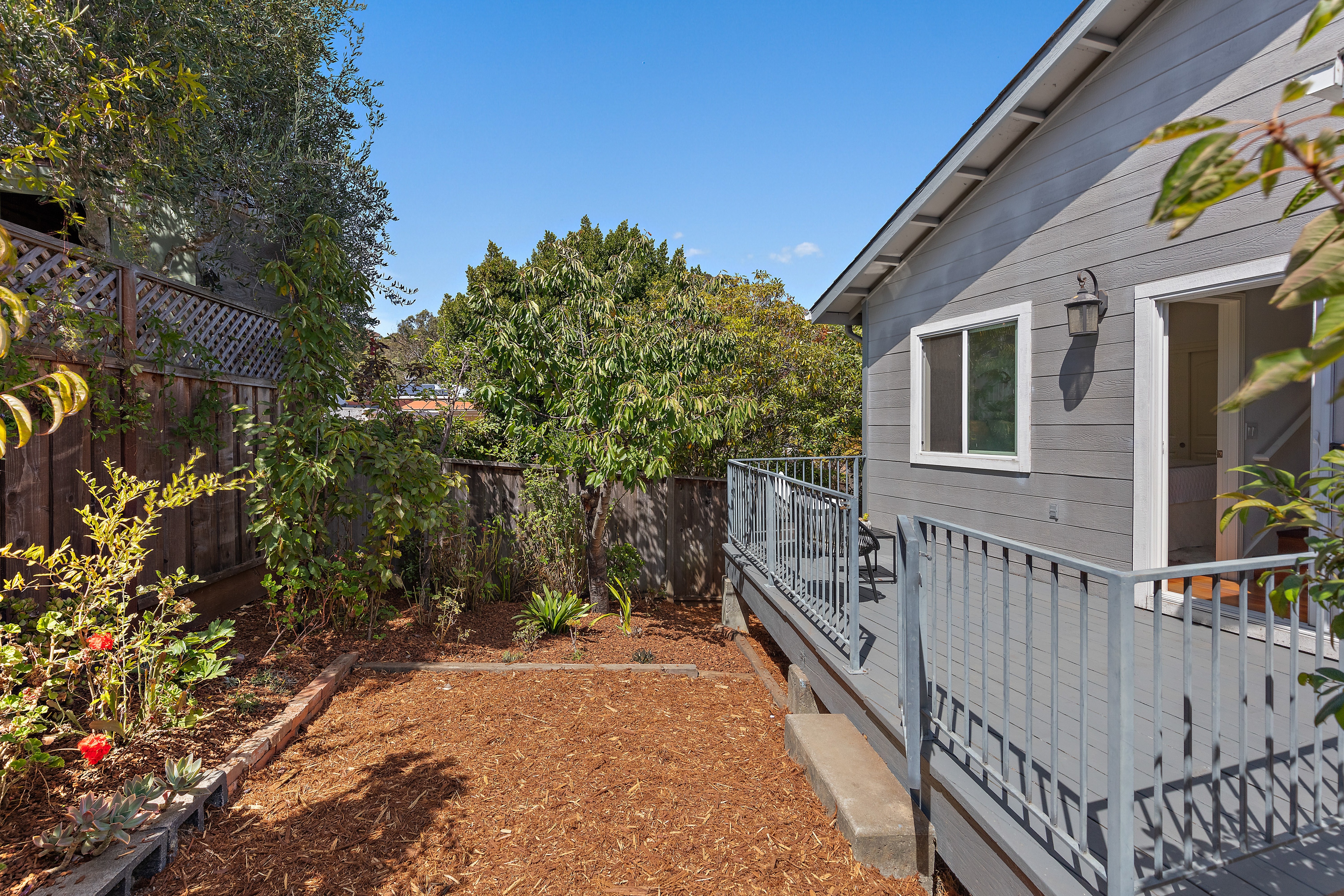  A Distinguished Albany Hills Home with Berkeley Hills Views - 物件實景