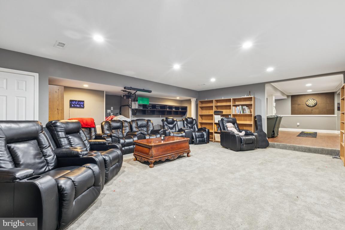 Huntingtown, Maryland, 20639, United States, 6 Bedrooms Bedrooms, ,6 BathroomsBathrooms,Residential,For Sale,1914130