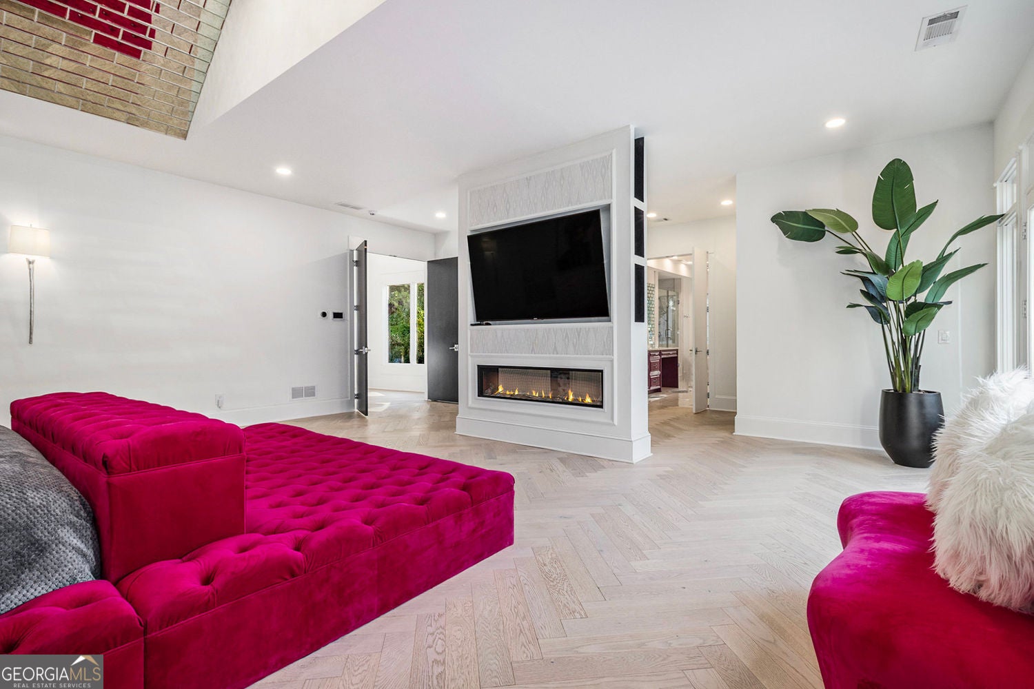 Alpharetta, Georgia, 30022, United States, 7 Bedrooms Bedrooms, ,11 BathroomsBathrooms,Residential,For Sale,1972068