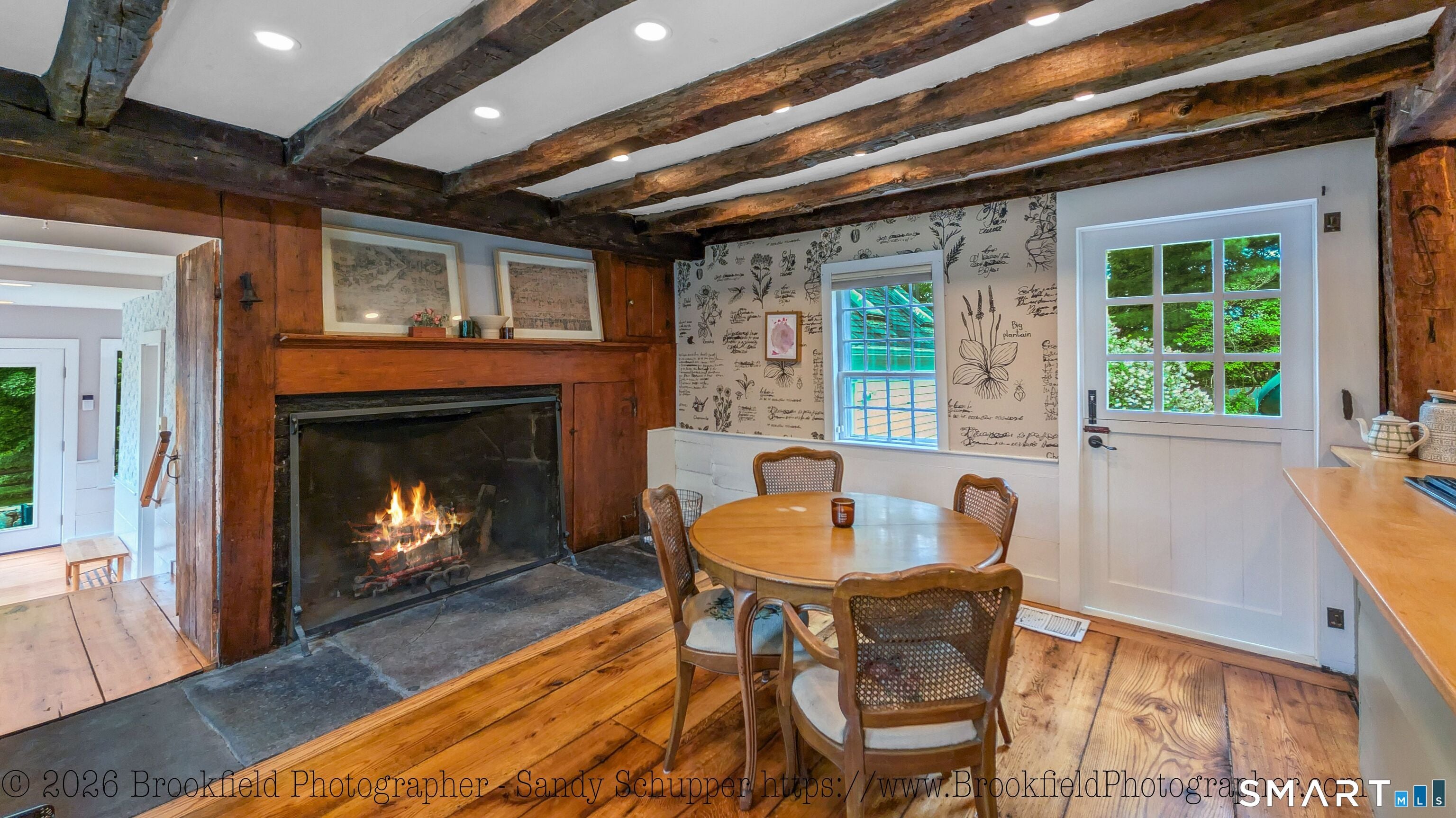 Southbury, Connecticut, 06488, United States, 3 Bedrooms Bedrooms, ,3 BathroomsBathrooms,Residential,For Sale,2048179