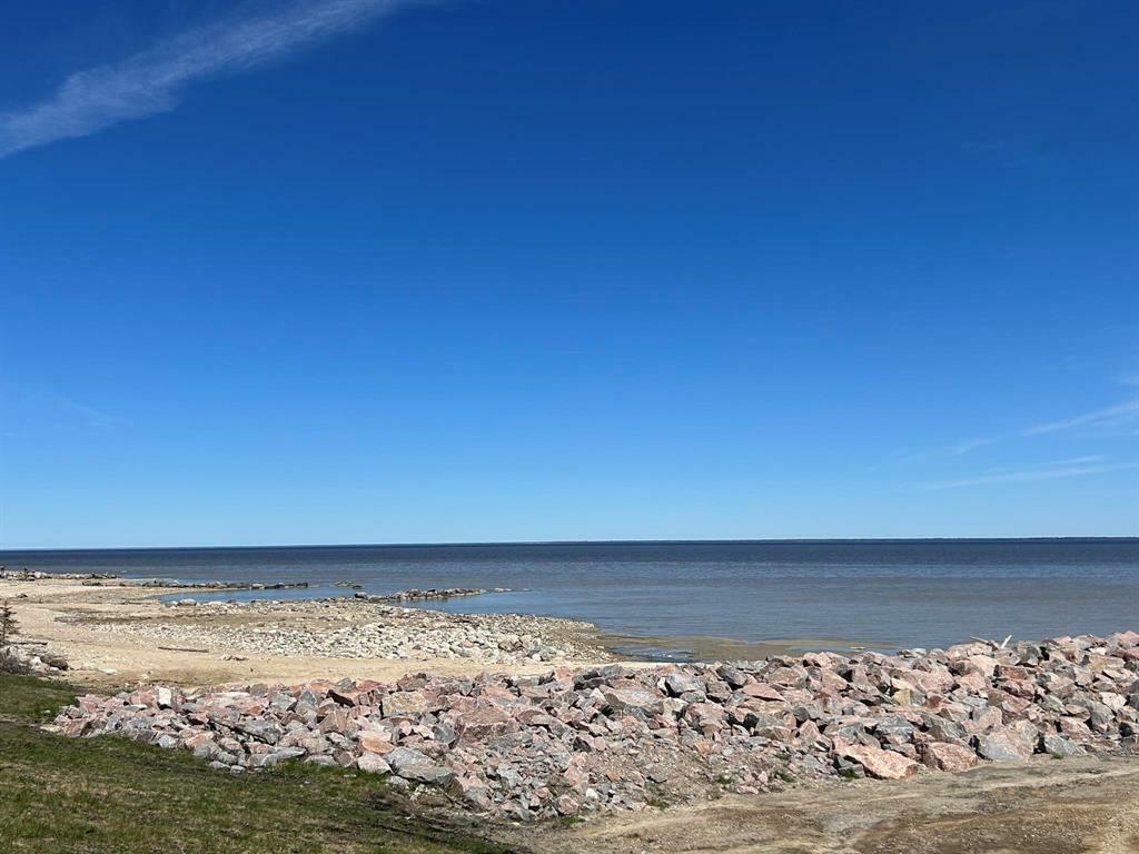 TRAVERSE BAY, Manitoba, R0E 2A0, CA, 2 Bedrooms Bedrooms, ,1 BathroomBathrooms,Residential,For Sale,1838361