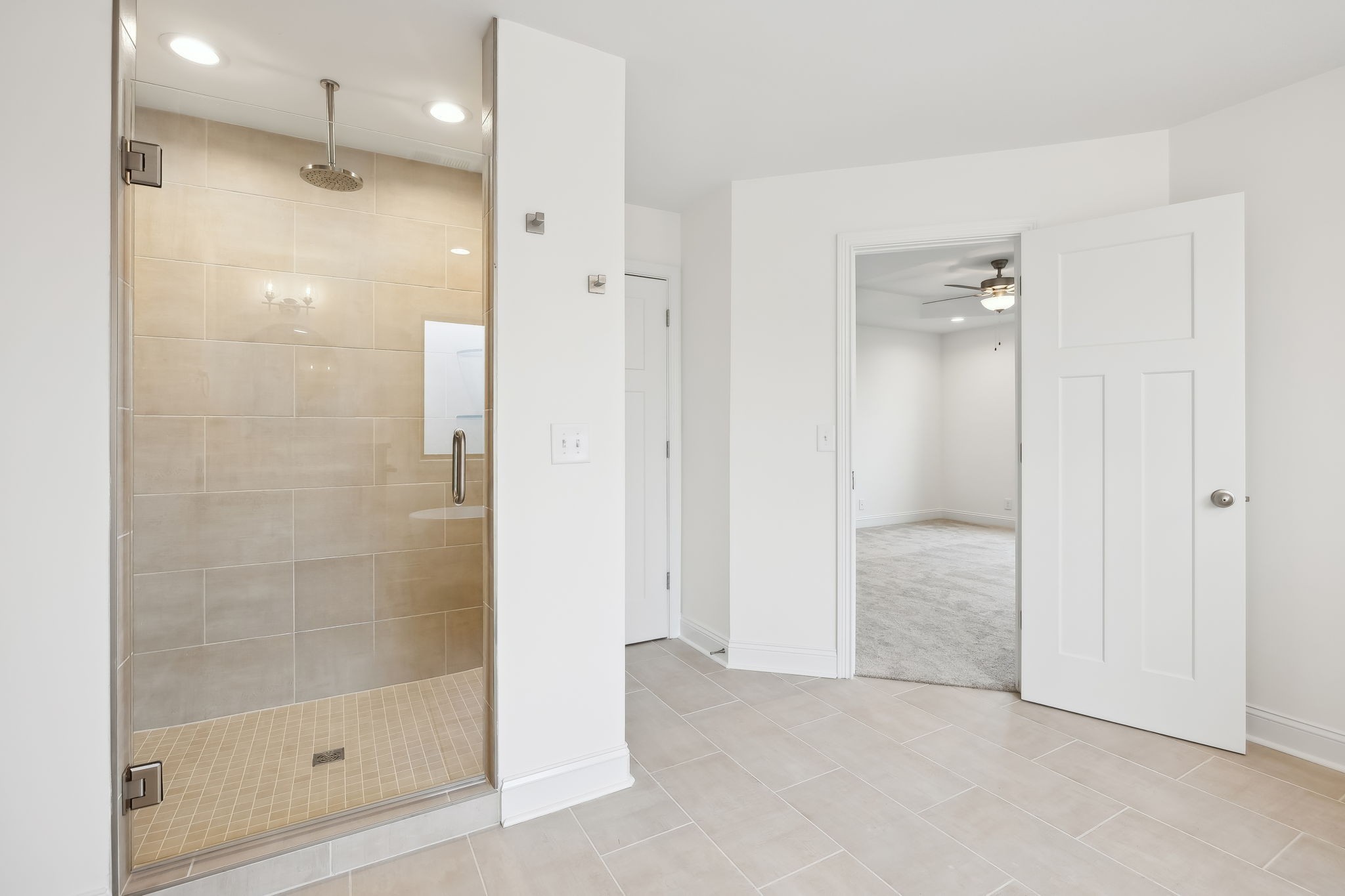 Clarksville, Tennessee, 37043, United States, 4 Bedrooms Bedrooms, ,4 BathroomsBathrooms,Residential,For Sale,2005810