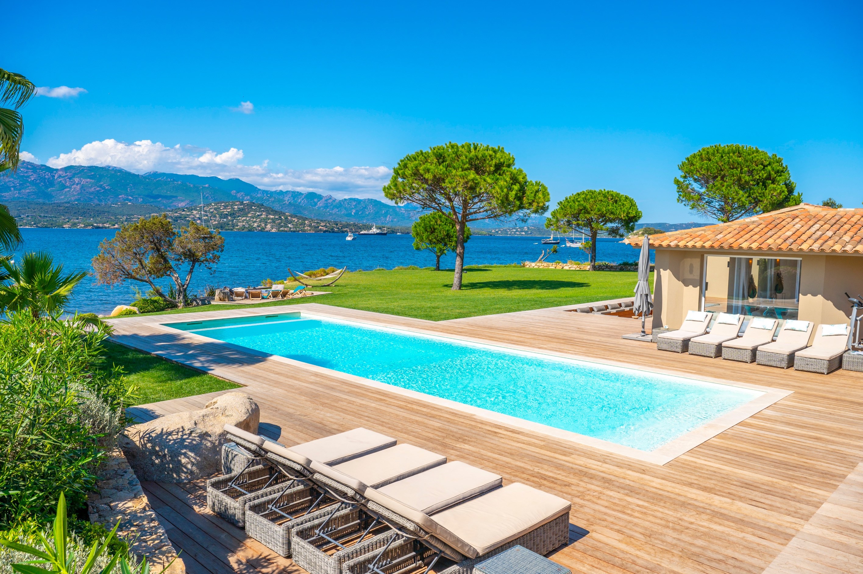  FOR SALE: EXCEPTIONAL WATERFRONT PROPERTY - GULF OF PORTO-VECCHIO - CORSICA - 物件實景