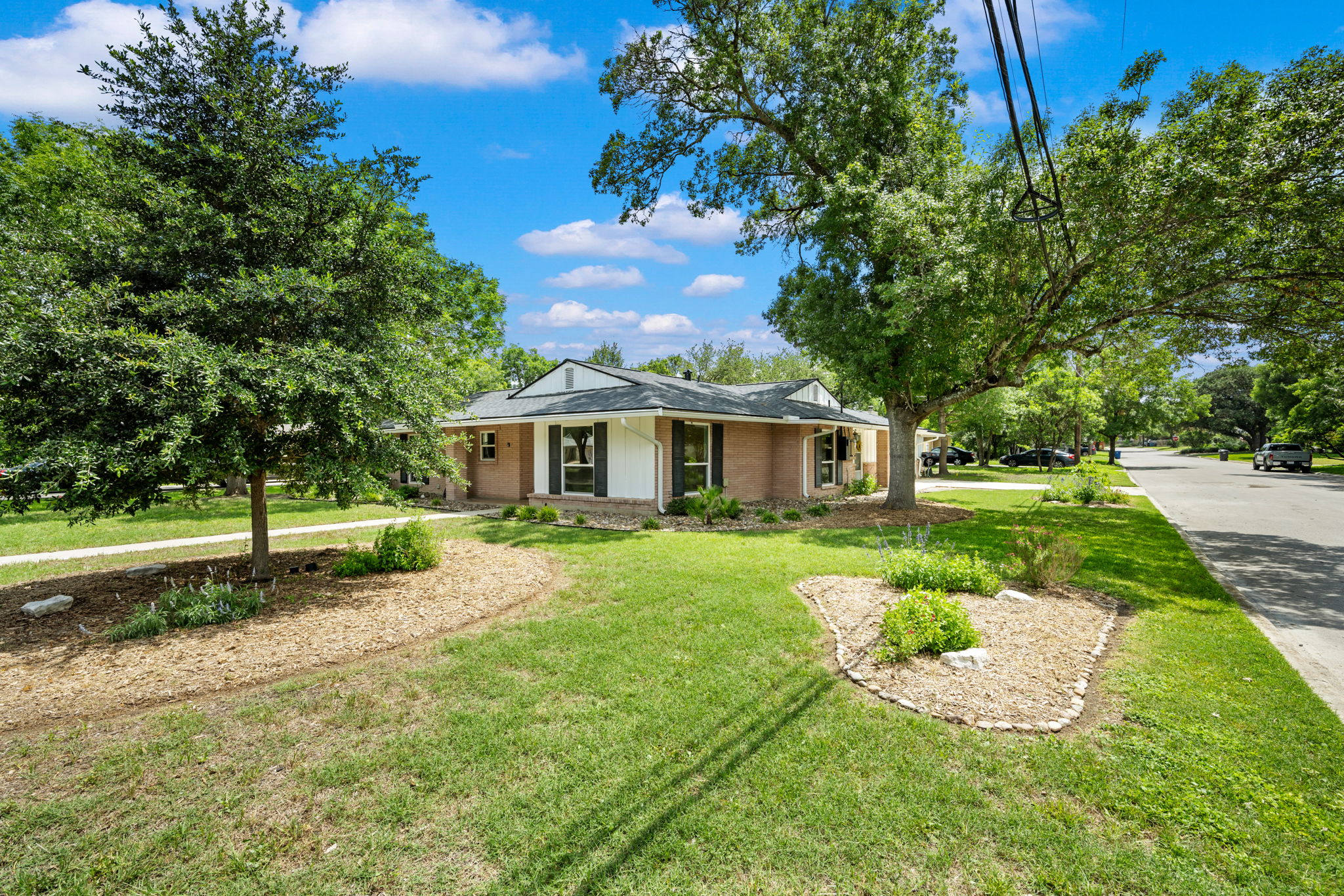  Refined Mid-Century Modern with Casita in Alamo Heights ISD - 物件實景