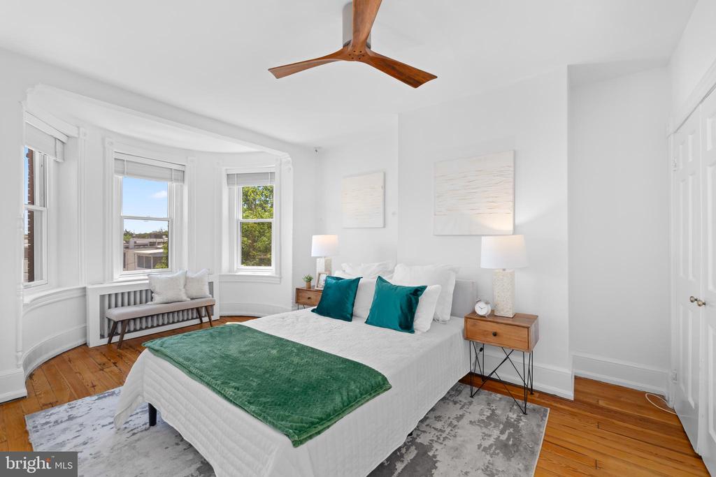 Washington, District of Columbia, 20003, United States, 3 Bedrooms Bedrooms, ,4 BathroomsBathrooms,Residential,For Sale,2048828