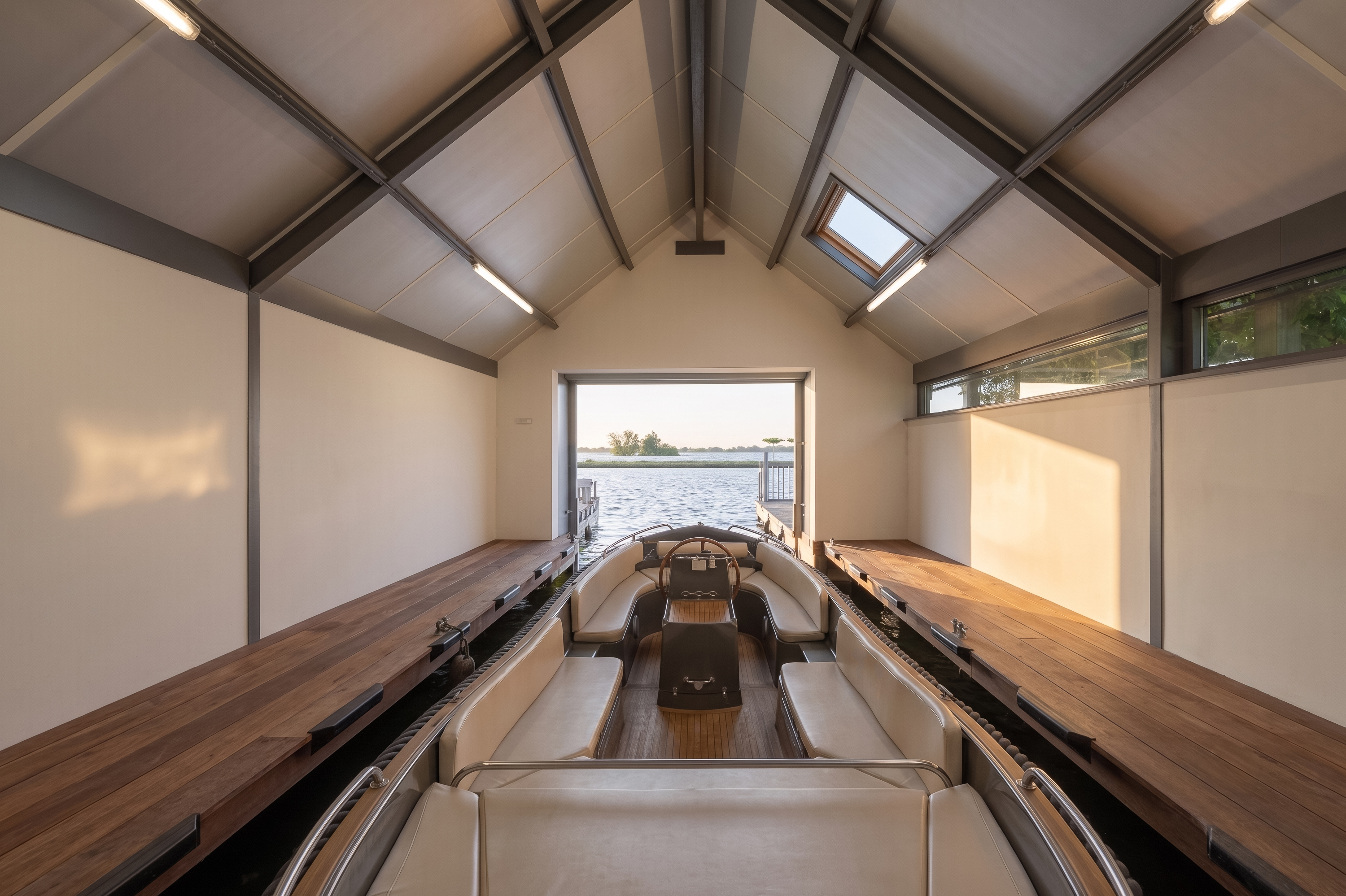 Detached villa on Vinkeveense Plassen with approx. 785 sq. m. living space. - 物件實景